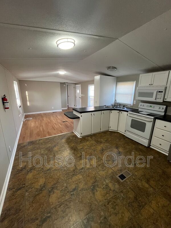 Building Photo - 5 Tre Ln