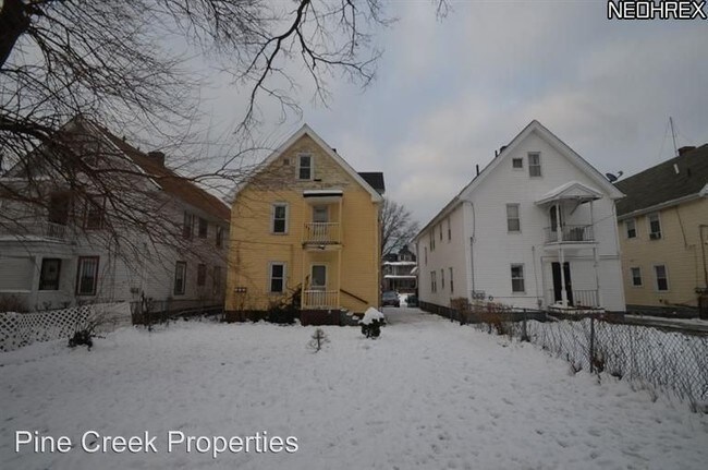 Building Photo - 11702 Saywell Ave