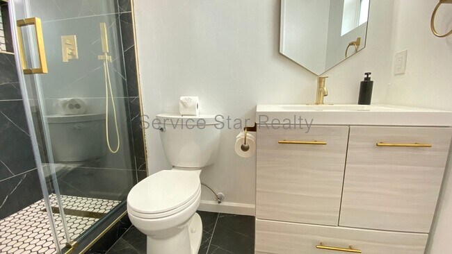 Foto del edificio - 8436 N 13th St