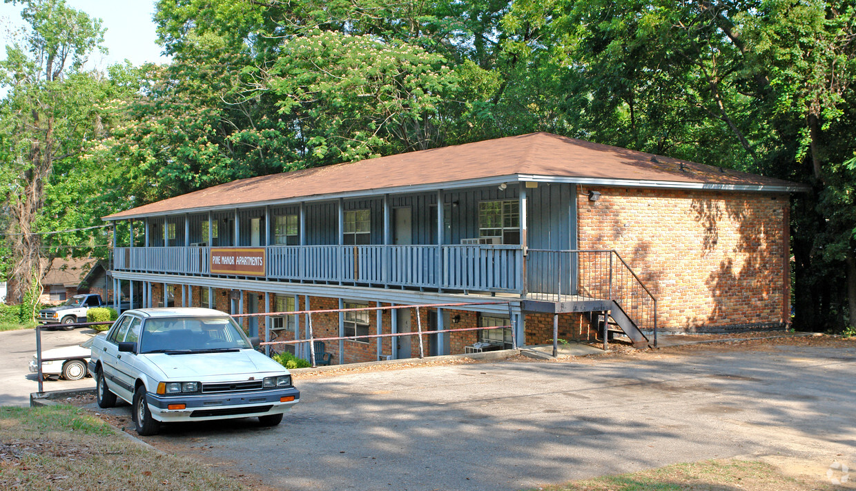 Building Photo - Pine Manor Apartments