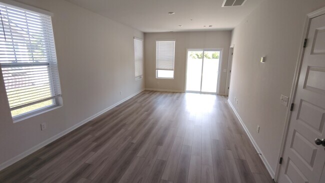 Building Photo - 454 Alcott Wy