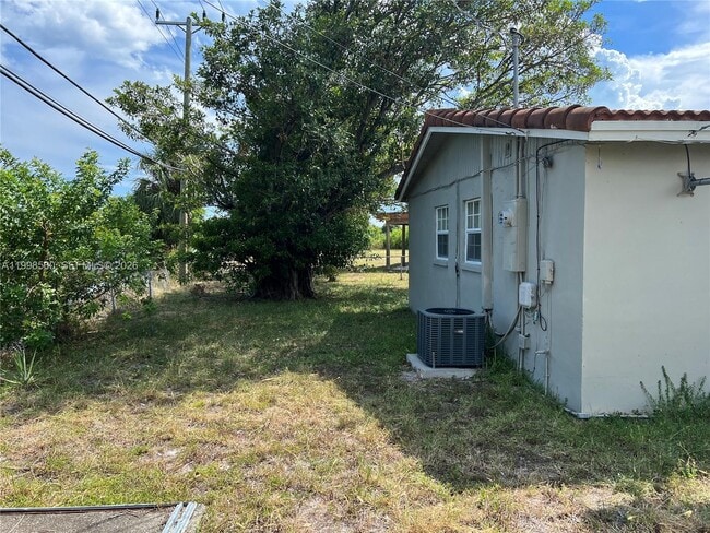 Foto del edificio - 1710 NW 5th Ave