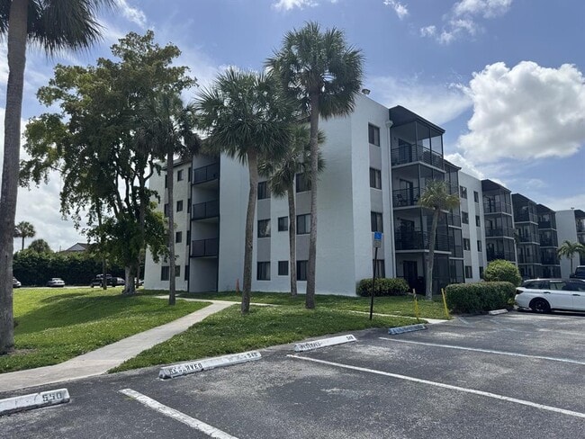 Building Photo - 3710 N Pine Island Rd