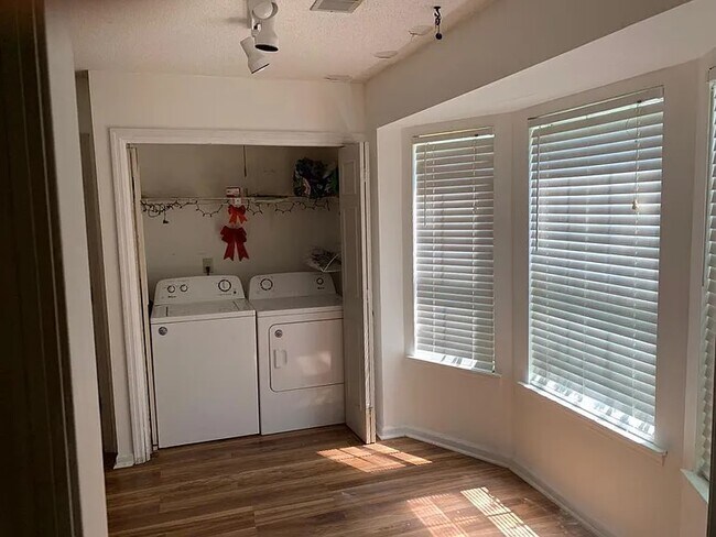 Foto del edificio - 1524 Cedar Bluff Trail