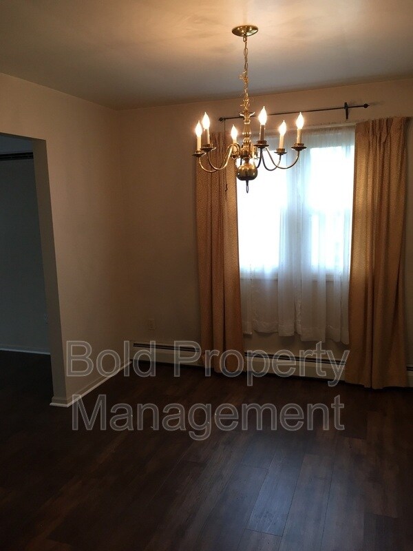 Foto del edificio - 422 Good Ave