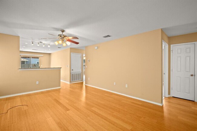 Foto del edificio - 1525 Poppy Seed Ln