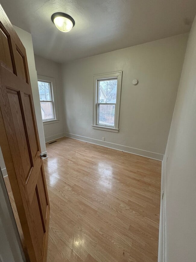 Building Photo - cozy 3 bedroom, 2 bath house