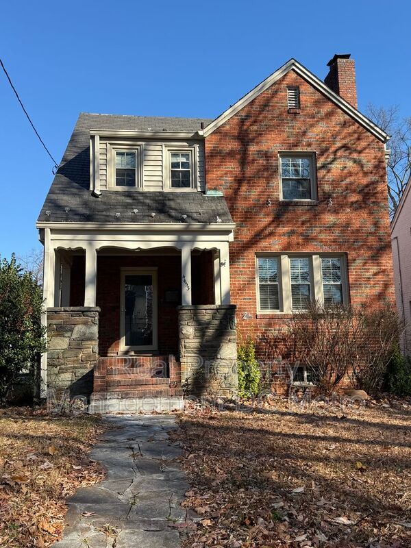 Building Photo - 4433 South Dakota Ave NE