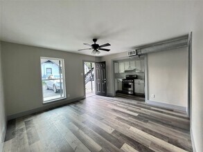 Building Photo - 8335 Bonner Dr