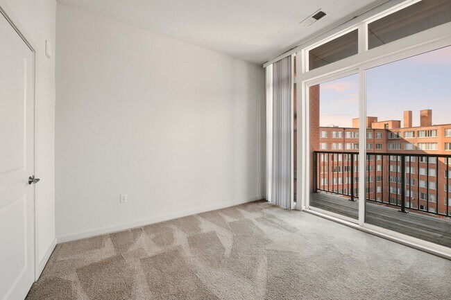 Foto del edificio - Cortland Columbia Pike