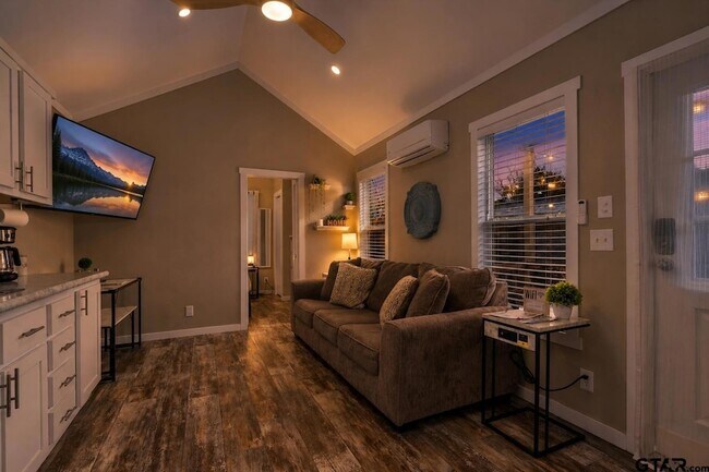 Foto del edificio - 10801 Harvest Wood Dr
