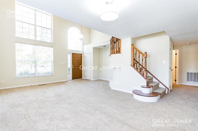 Foto del edificio - 102 Gillespie Ct