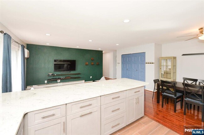 Foto del edificio - 199 Bergen Turnpike