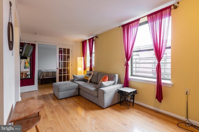 Foto del edificio - 1436 Meridian Pl NW