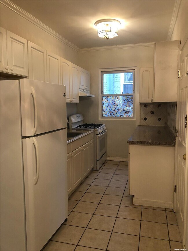 Building Photo - 30-11 85th St