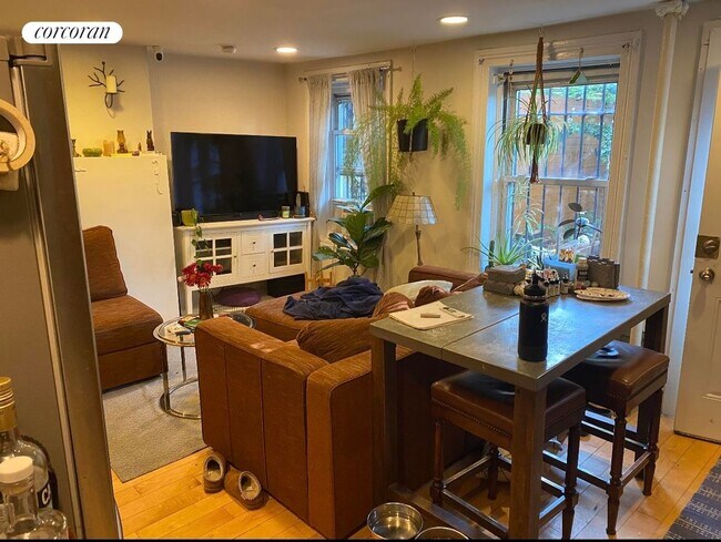 Foto del edificio - 94 Albany Ave