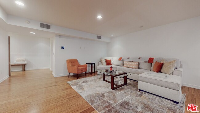 Foto del edificio - 10366 Wilshire Blvd