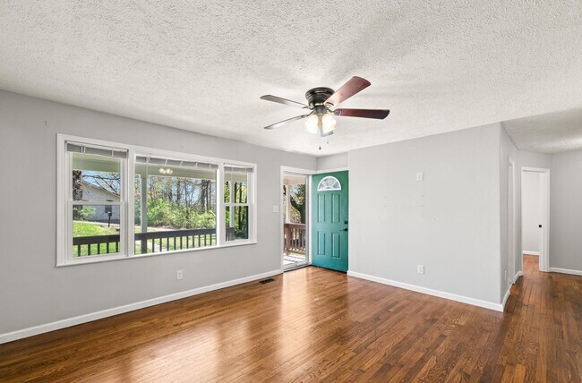 Building Photo - 925 Farragut Ave