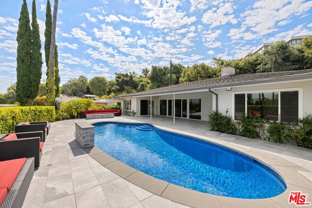 Primary Photo - 16324 Mandalay Dr