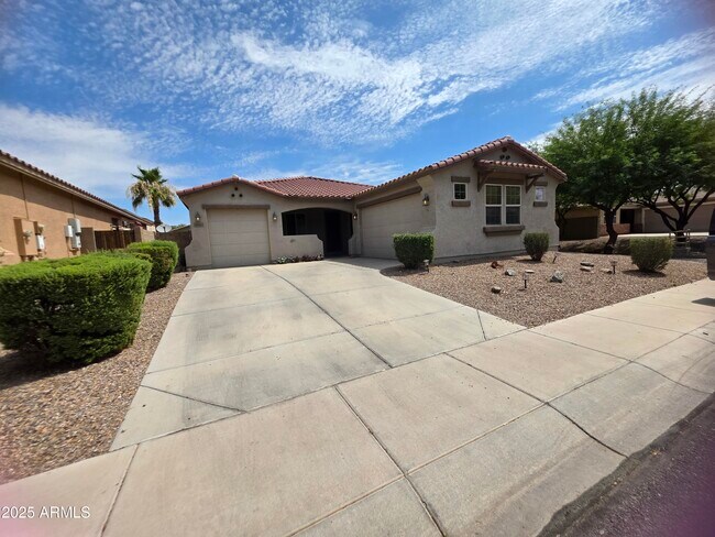 Building Photo - 42432 W Almira Dr