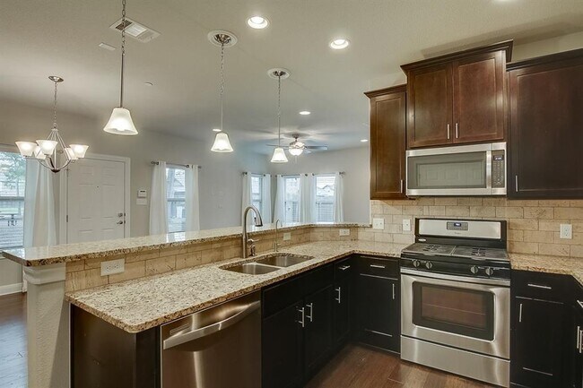 Building Photo - 2304 S Lakeline Blvd