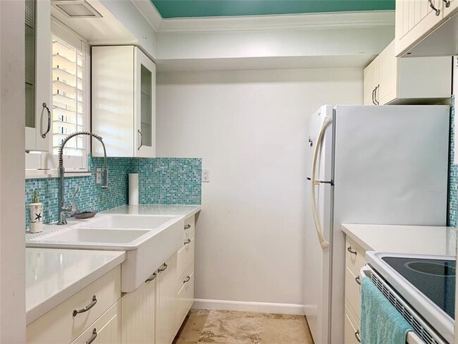 Building Photo - 930 Osceola Dr