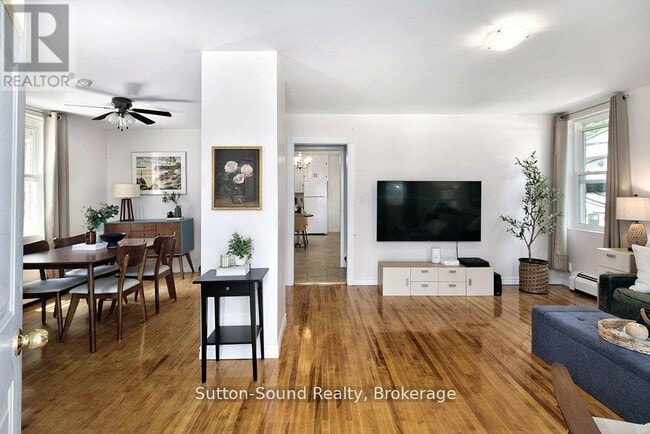 Photo du bâtiment - 872 5th Ave W
