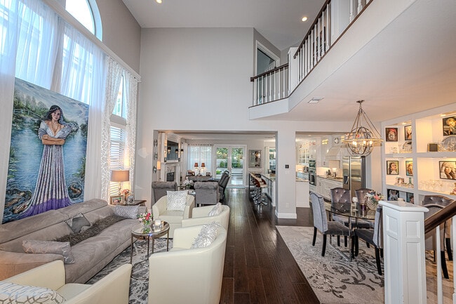 Building Photo - 4623 Da Vinci St