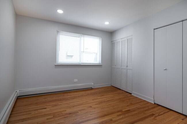 Bedroom with Two Closets - 505 W Melrose Street