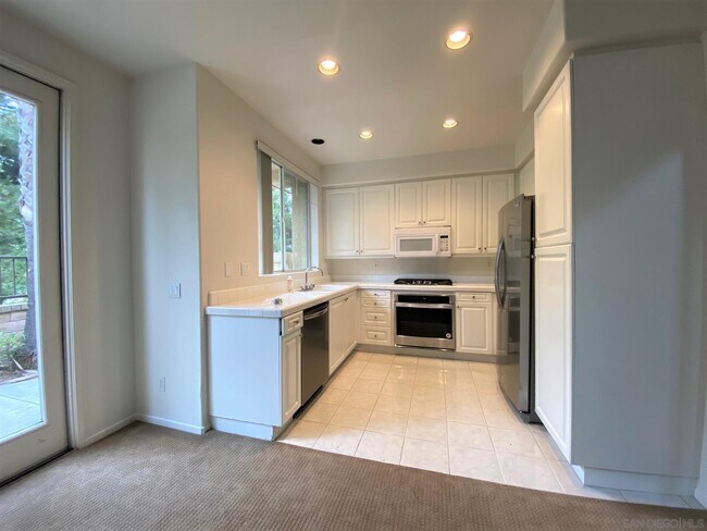 Building Photo - 3757 Ruette De Ville