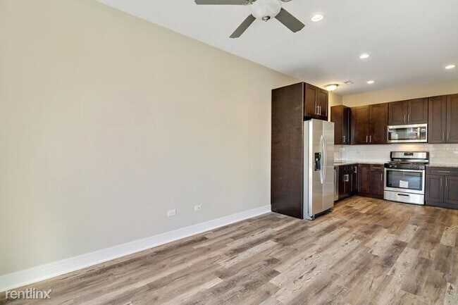 Building Photo - 3 br, 2 bath Condo - 6337 S Ellis 2 Unit 2
