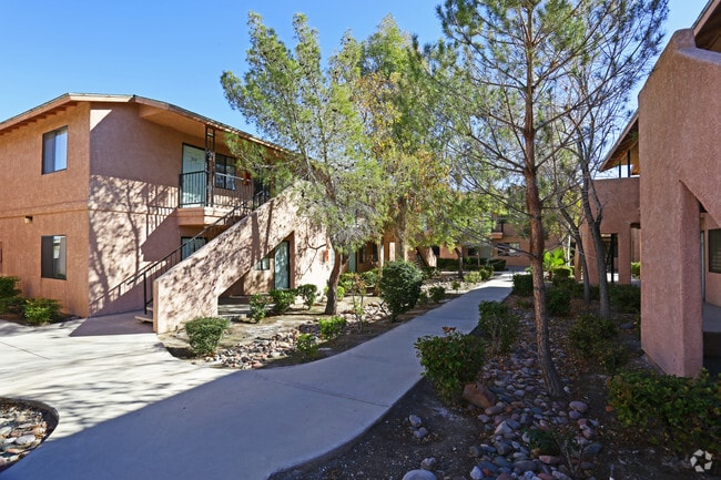 Building Photo - Sandhill