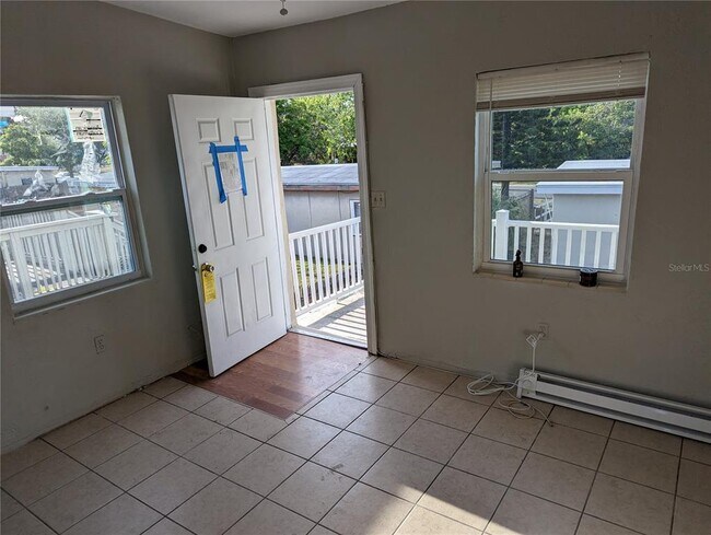 Foto del edificio - 2000 Queensboro Ave S