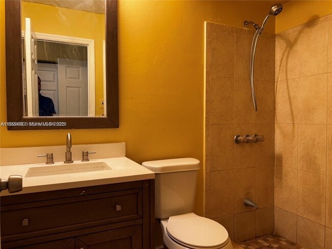 Foto del edificio - 18913 NW 46th Ave