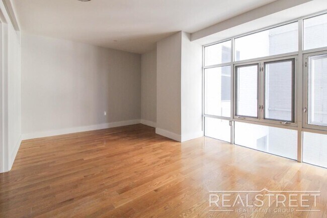 Building Photo - LUXURY LOFT in Queens!