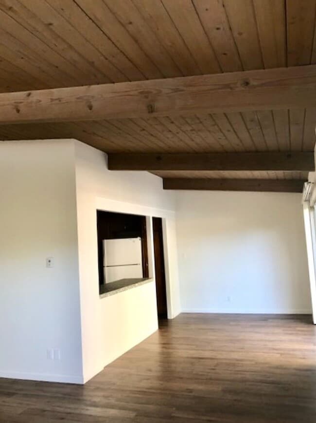 Building Photo - 3710 San Remo Dr