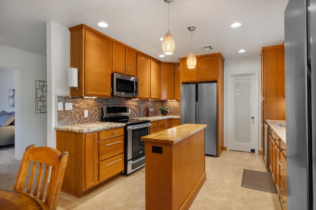 Foto del edificio - 334 W Horseshoe Ave