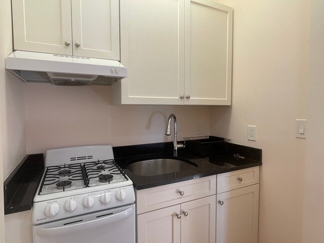 Photo - 219 Commonwealth Ave (Newton, MA) Apartment
