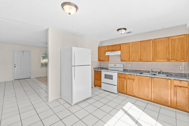 Foto del edificio - 4869 Gulfstream Rd