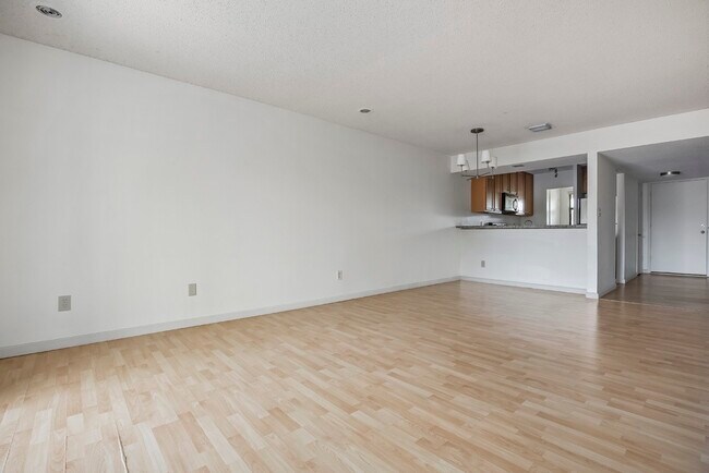 Foto del edificio - 2808 Plaza Terrace Dr