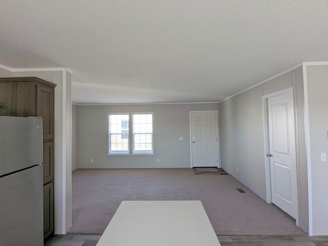 Building Photo - 586 Delaware