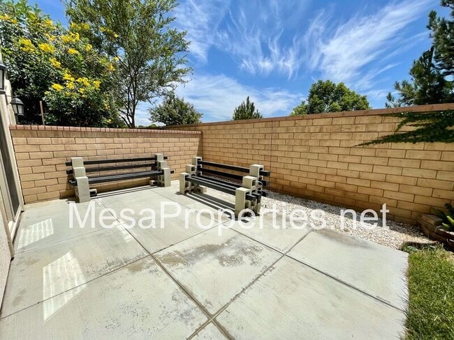 Foto del edificio - 3230 E Yountville Dr