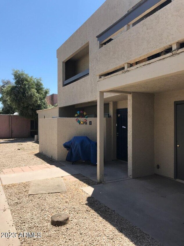 Building Photo - 2674 N 43rd Ave