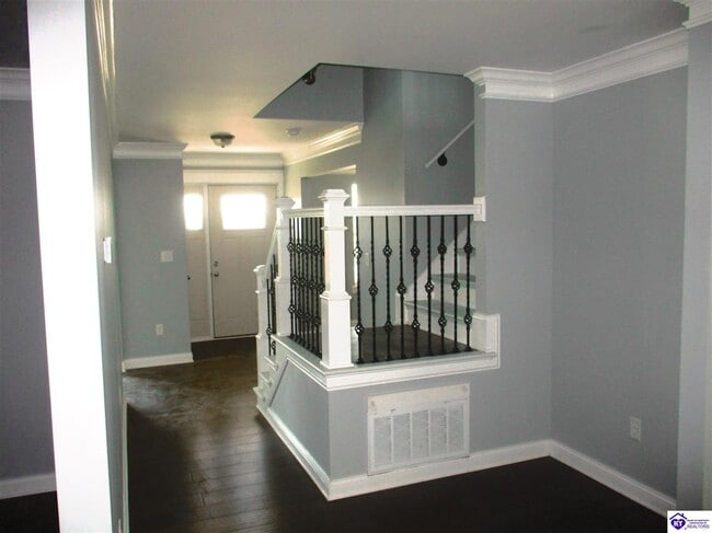 Foto del edificio - 130 Diamond Ct