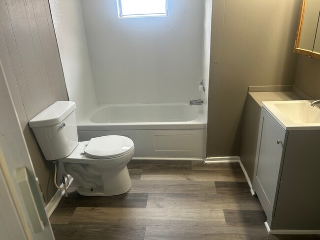 Foto del edificio - 6408 Kennedy Ave