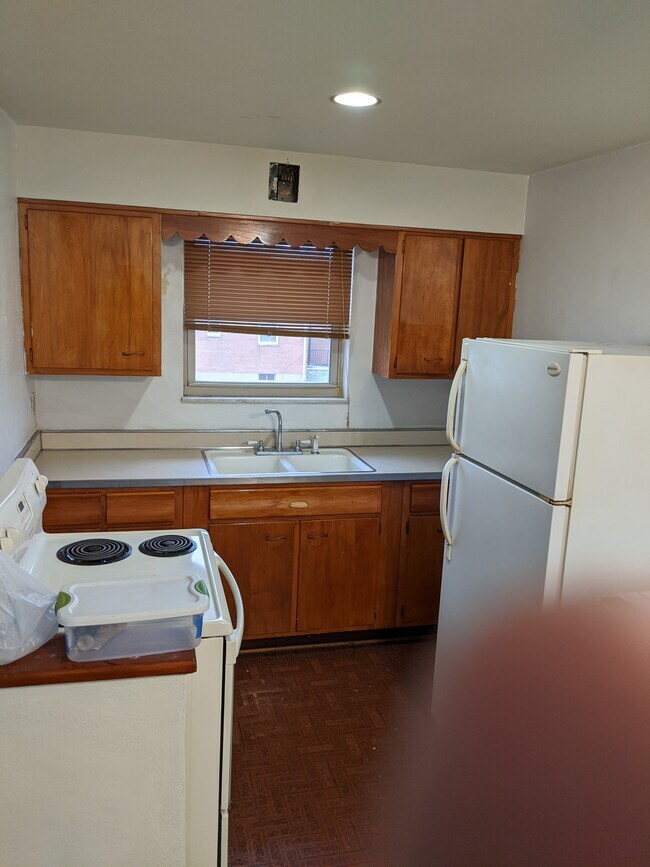 kitchen - 15 Ohio Ave #4