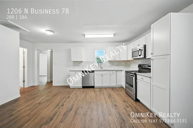 Building Photo - 1206 N Texas 78 Business
