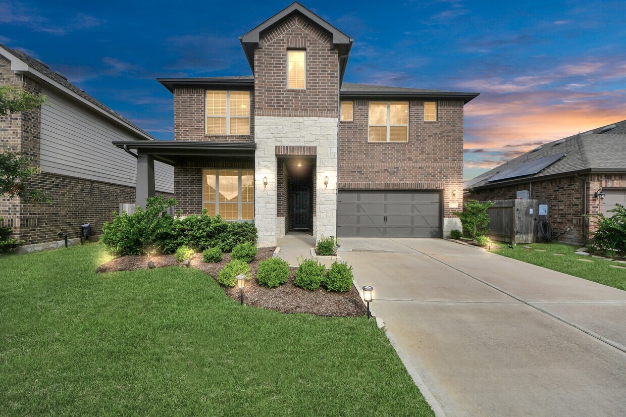 Primary Photo - 6331 Cambrai Wood Ln