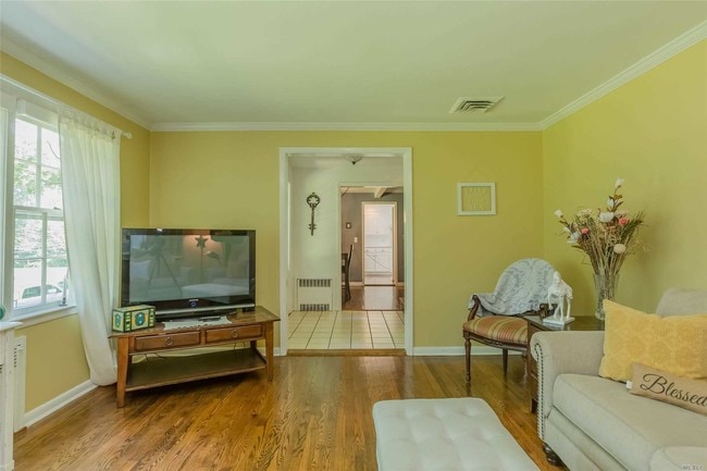 Building Photo - 10 Tanyard Ln