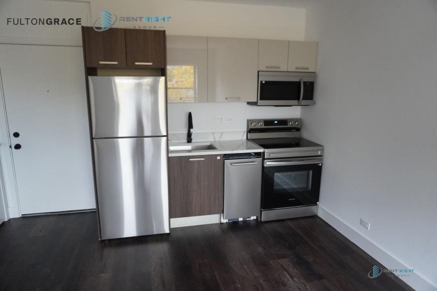 Foto principal - 0 bedroom in Chicago IL 60660